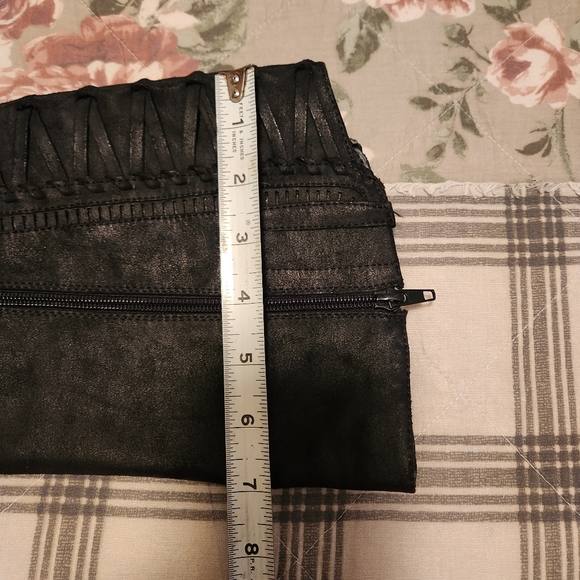 Boots - Picture 4 of 7